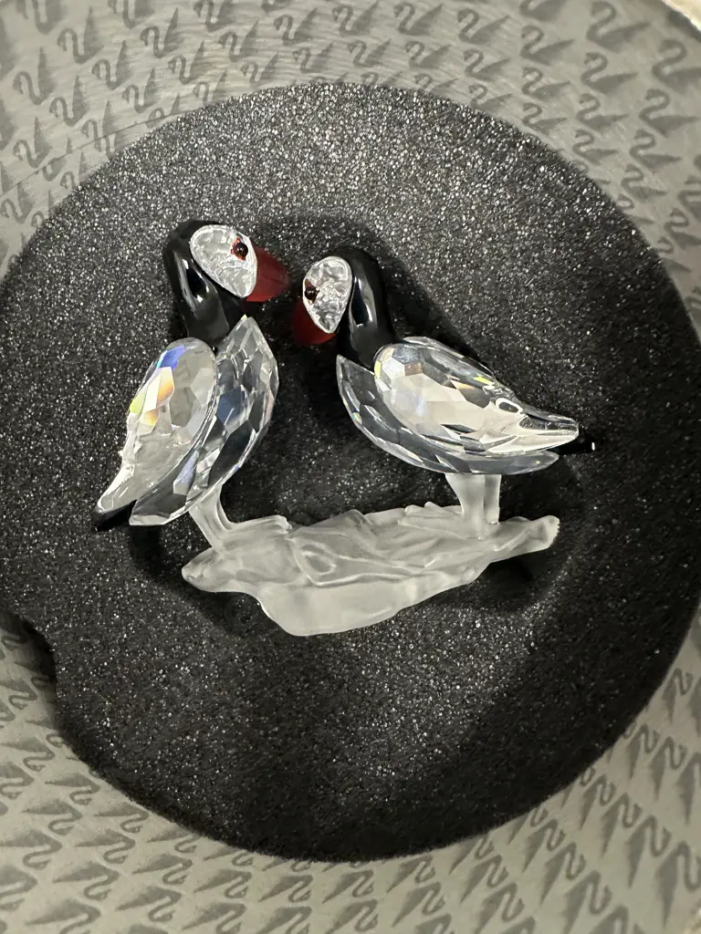 Swarovski Crystal Puffins Figurine #261643 Feathered Beauties Collection (2001-2009), (Boxed With COA) Image 1++
