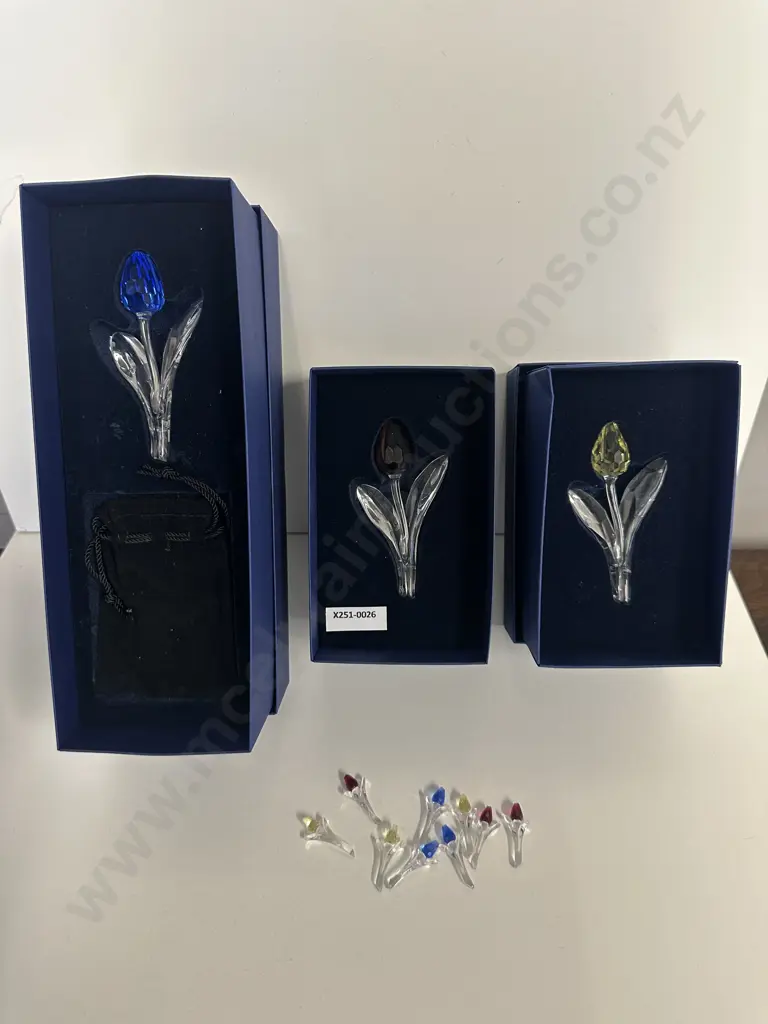 Swarovski Crystal SCS Membership Renewal Tulips- Blue, Red, Yellow (2002-2004) Original Boxes & Nine Mini Tulips Image 1++