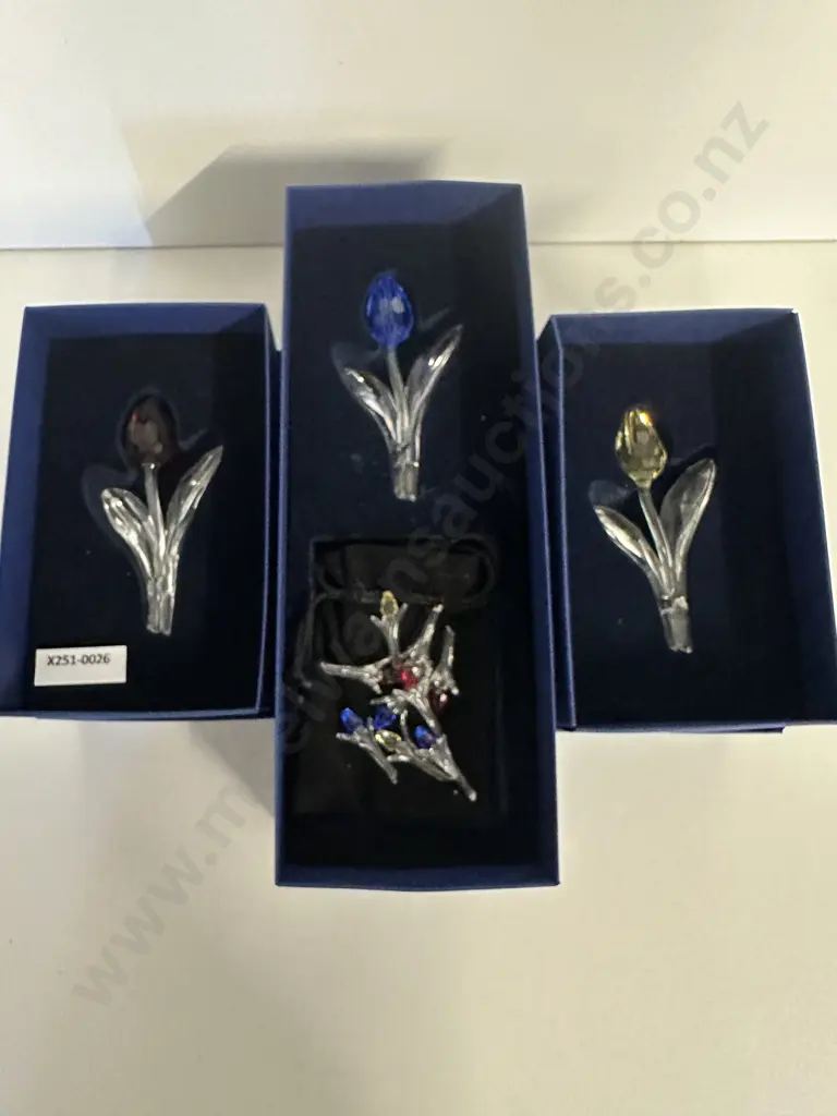 Swarovski Crystal SCS Membership Renewal Tulips- Blue, Red, Yellow (2002-2004) Original Boxes & Nine Mini Tulips Image 1++