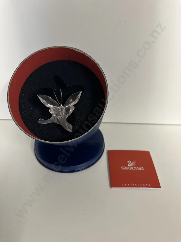 Swarovski Crystal Butterfly On Leaf (Clear & Frosted) #182920  “In the Secret Garden”,(1994-2011) (Boxed With COA) Image 1++