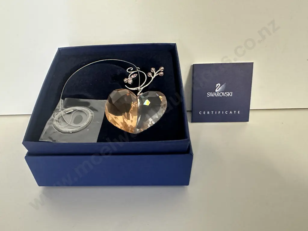 Retired Swarovski Crystal 2007 Annual Heart Ornament #886104 (Boxed With COA) Image 1++