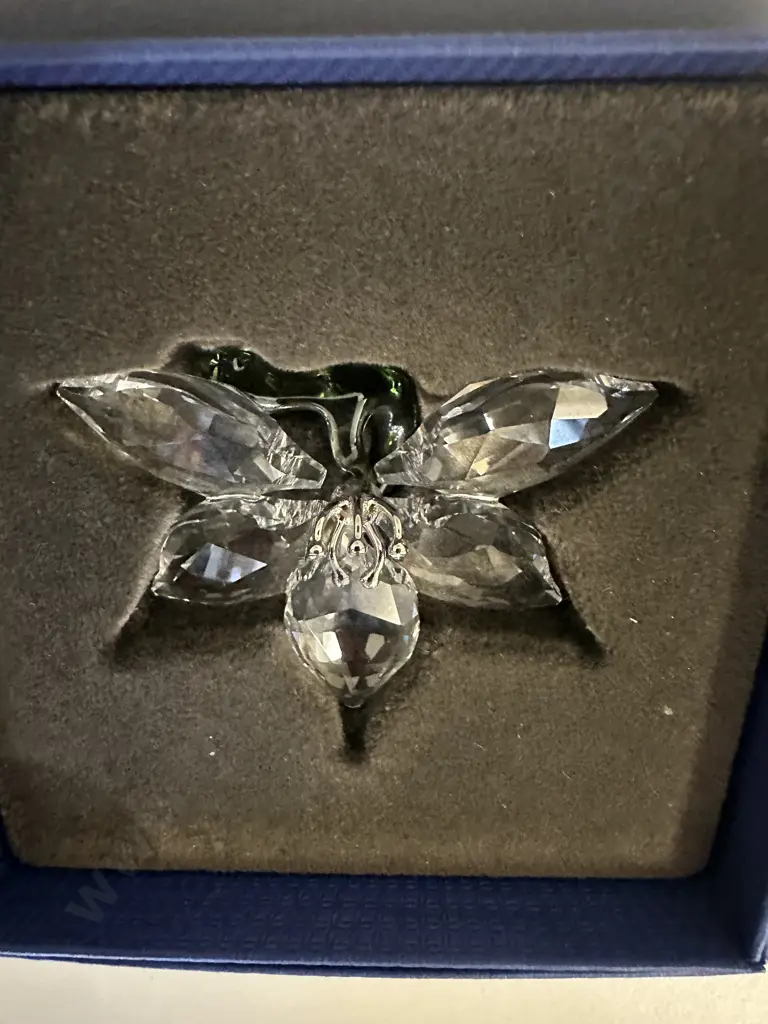 Swarovski Crystal 2013 SCS Joining / Renewal Gift - Orchid  #1142858 (Boxed With COA) Image 1++