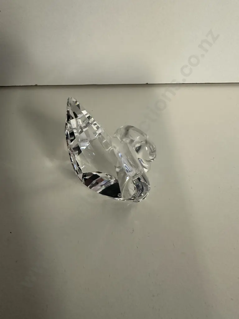 Swarovski Crystal SCS Swan. H35mm Image 1++