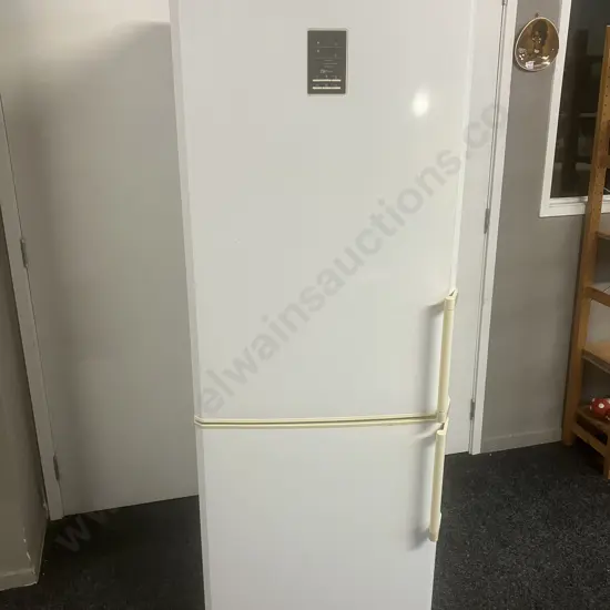 Samsung 324 Litre Fridge Freezer Model SRL323NW