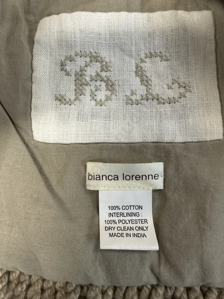 bianca lorenne Throw With Rectangular Cushions Image 1++