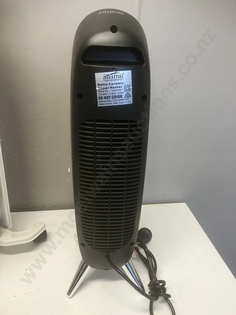 Mistral 2000W Retro Ceramic Tower Heater & Necessities 1000W Oil Fin Heater Image 1++