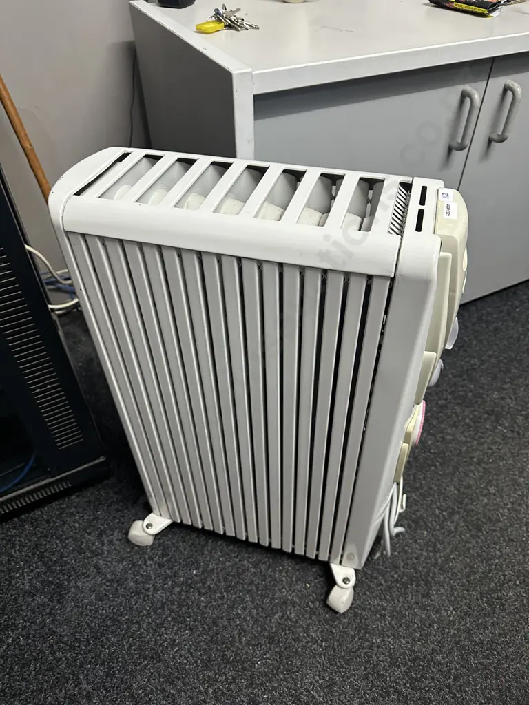 Delonghi Oil Heater With Timer - HMW2000T Image 1++