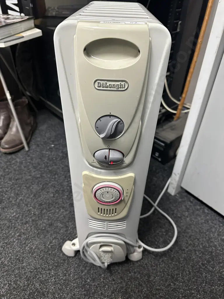 Delonghi Oil Heater With Timer - HMW2000T Image 1++