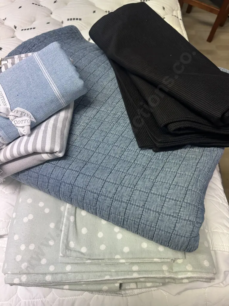 Selection Of Bed Linen Including Wallace Cotton, Koza Etc Image 1++