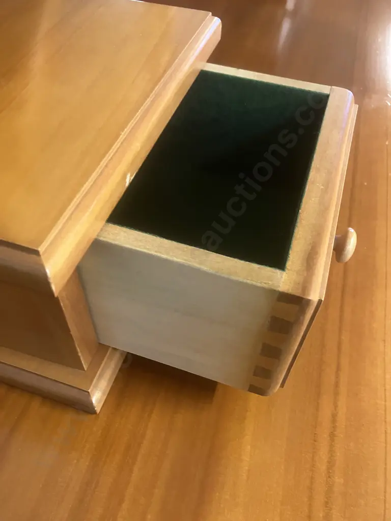 Stunning Rose & Heather Kauri 9 Drawer Mirrored Dresser In Fisher Ant Honey Finish, Turned Legs, 2 Pce. H153 W207 D48cm Image 1++