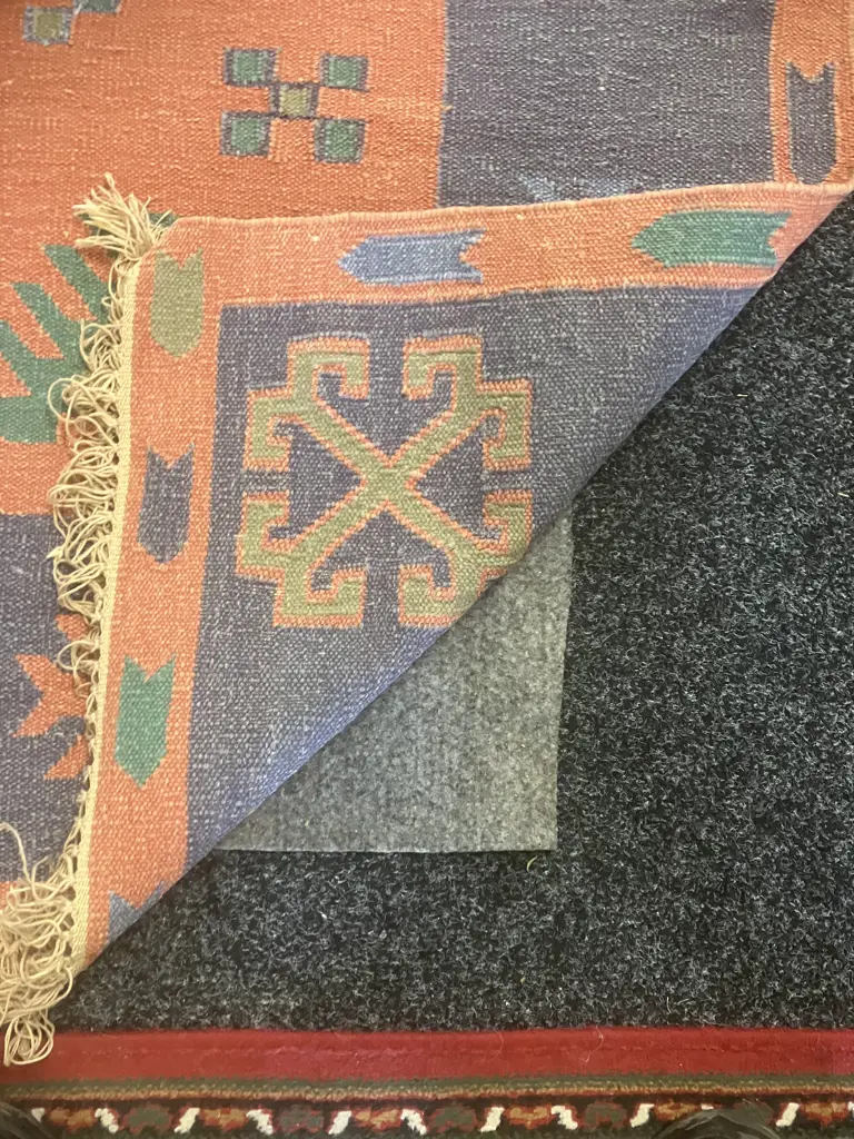 Handwoven Wool Jute Kilim Floor Rug With Geometric Pattern. 200 x 140cm Image 1++