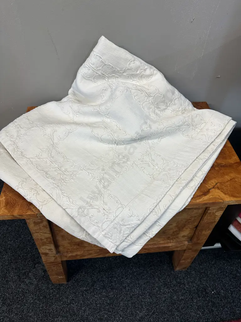 Linen & More Cream Coverlet L245 W200cm. Image 1++
