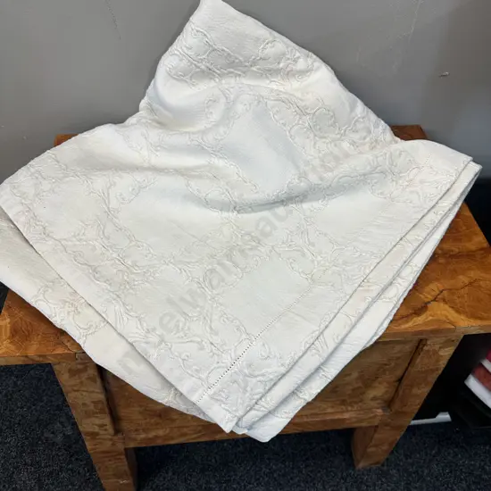 Linen & More Cream Coverlet L245 W200cm.