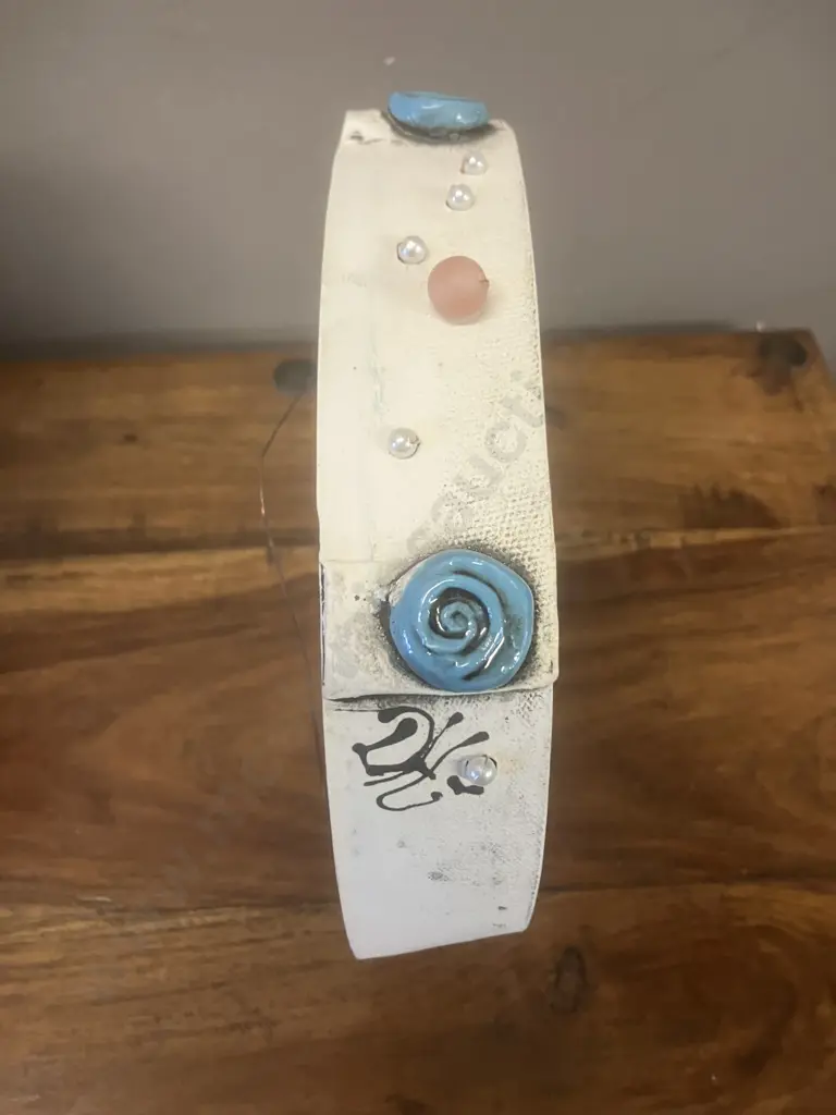 Signed Ceramic Diorama. 21 x 4cm Image 1++