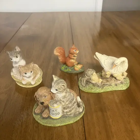 Lot of 3 x John Beswick Studio Sculptures The Countryside Series & Pair of The Young Friends Series Figurines 1984