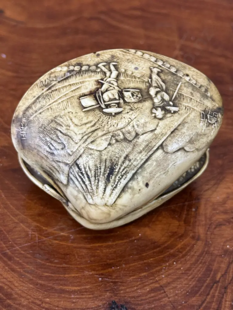 Vintage Japanese Carved Celluloid Clam Shell Ornament Image 1++