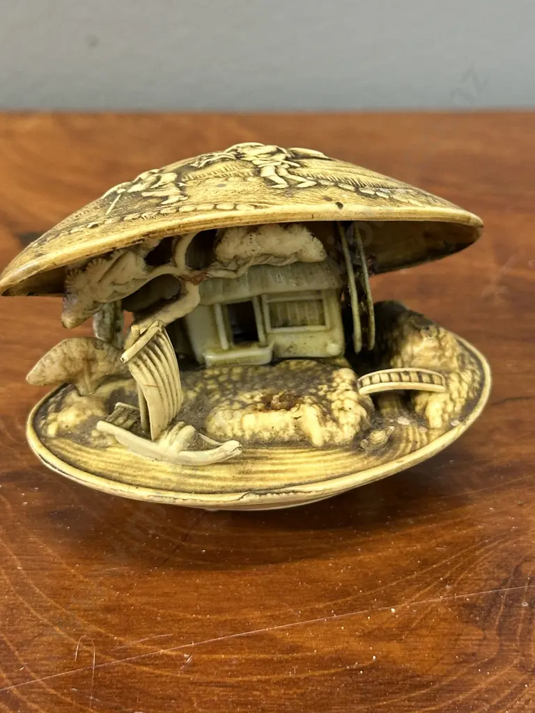 Vintage Japanese Carved Celluloid Clam Shell Ornament Image 1++