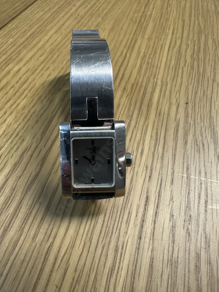Ladies Retro Style Tissot Watch Image 1++