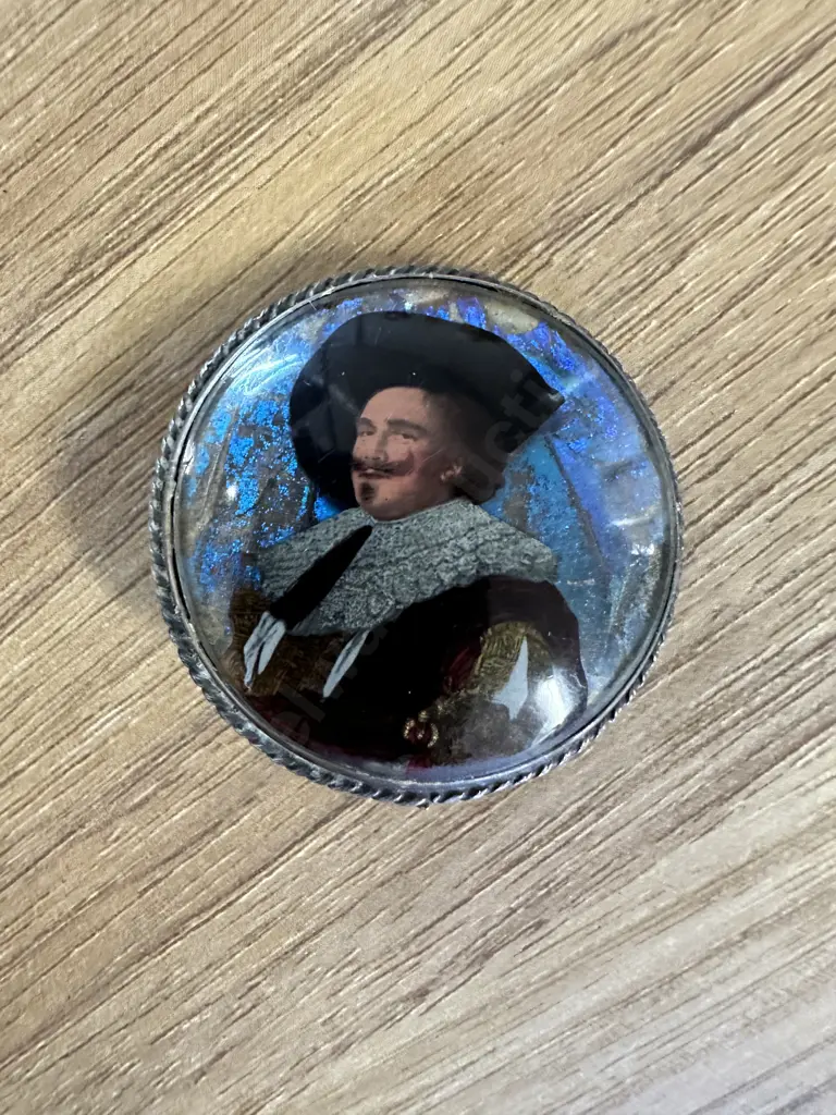 Art Deco Sterling Silver Brooch Laughing Cavalier Image 1++