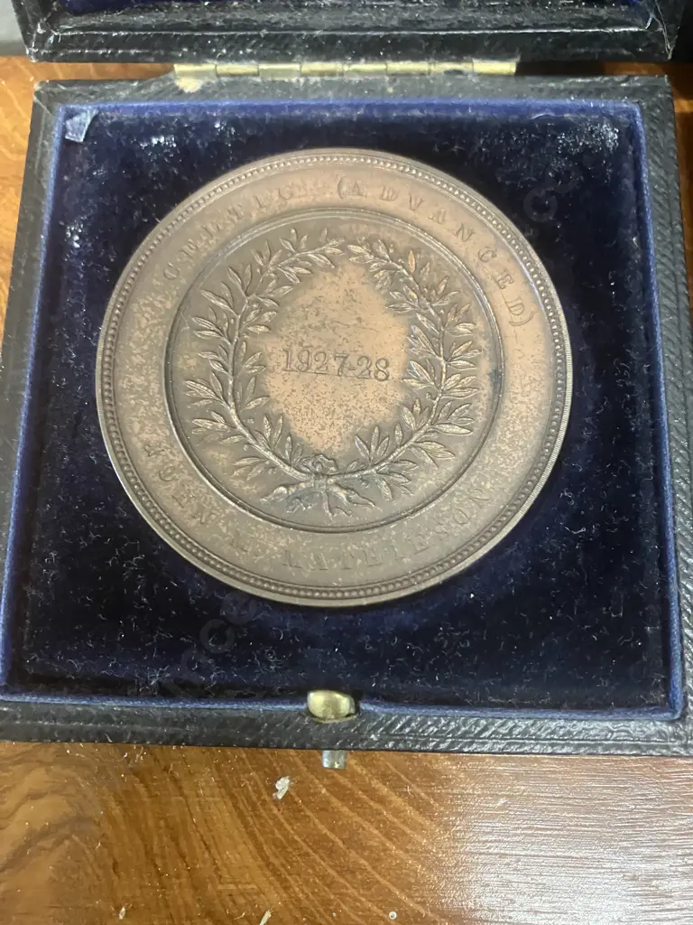 1920's Edinburgh University (Scotland) Bronze Academic Achievement Medals In Original Cases. Dia 5cm Image 1++