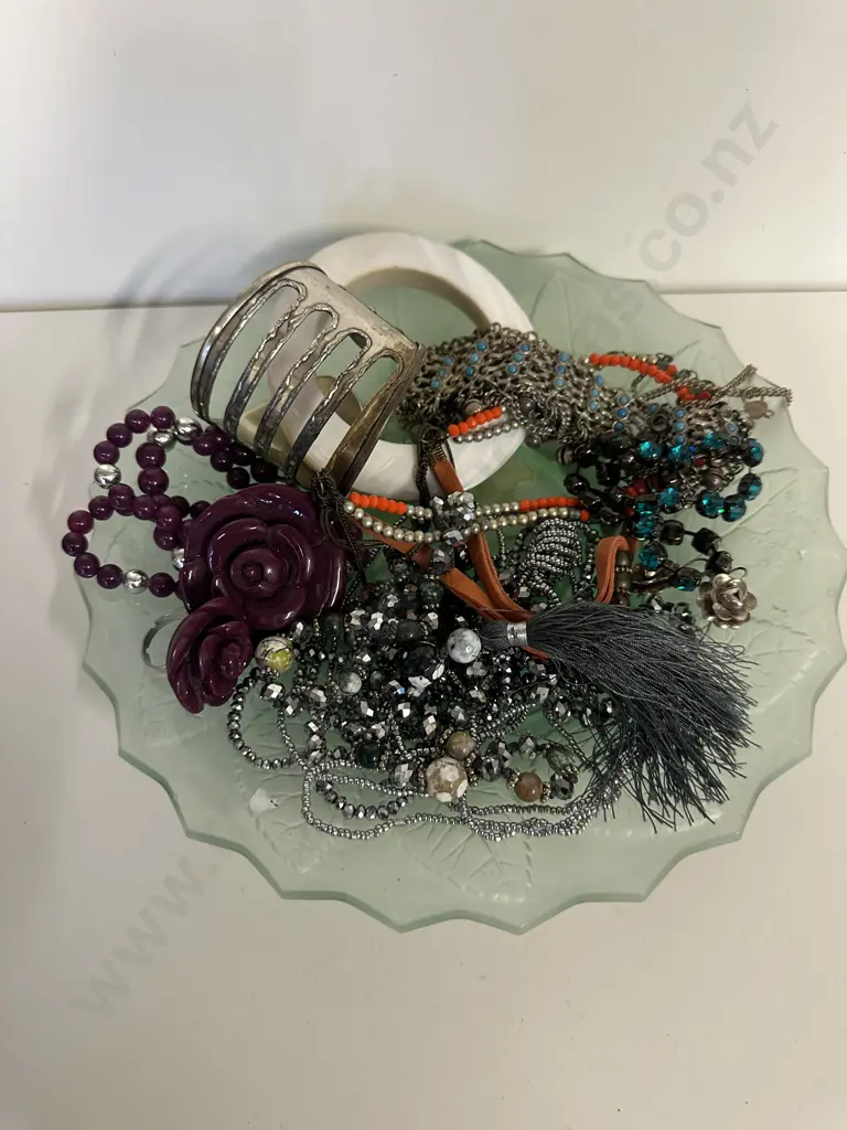 Assorted Costume Jewellery Image 1++