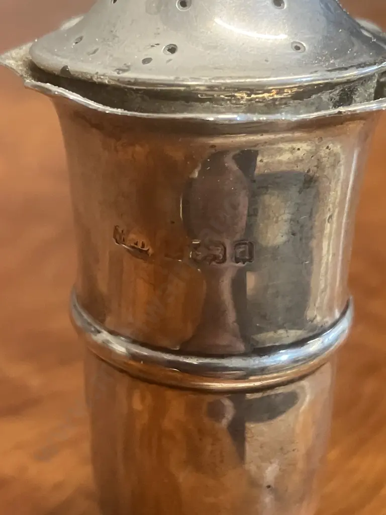 Antique Sterling Silver Pepper Shaker, Hallmarked (38.2 Grams) Image 1++