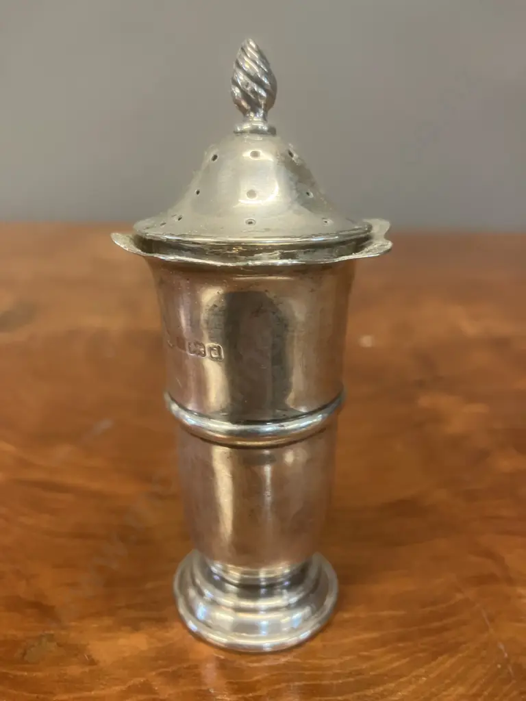 Antique Sterling Silver Pepper Shaker, Hallmarked (38.2 Grams) Image 1++