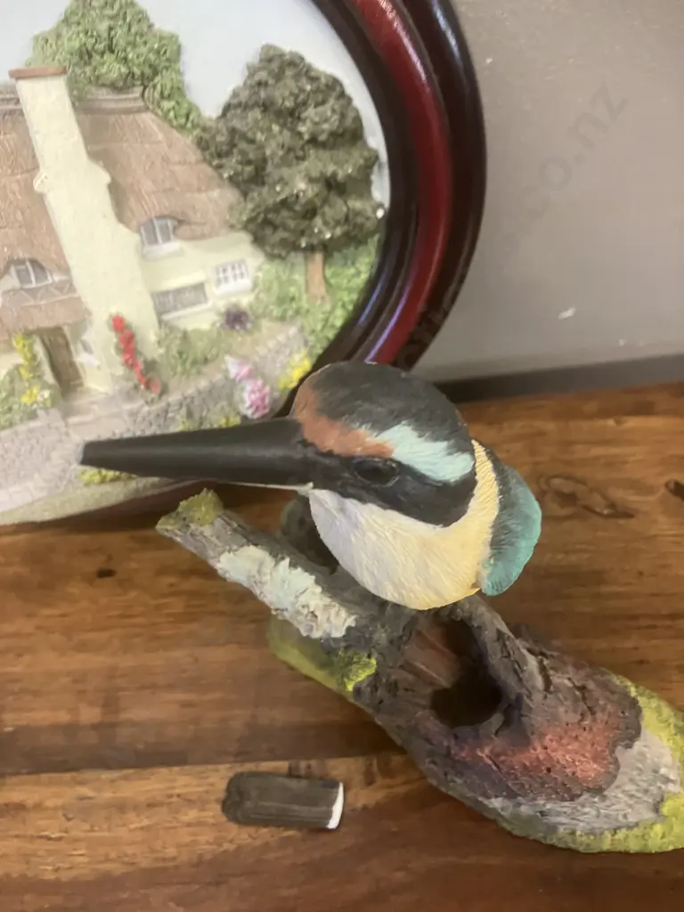 Lakeland Studios Selworthy Green & Damaged Kingfisher Figurine Image 1++