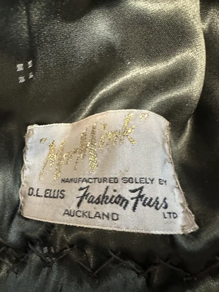 Vintage Mar Mink Stole By D.L Ellis Fashion Furs Ltd  Image 1++