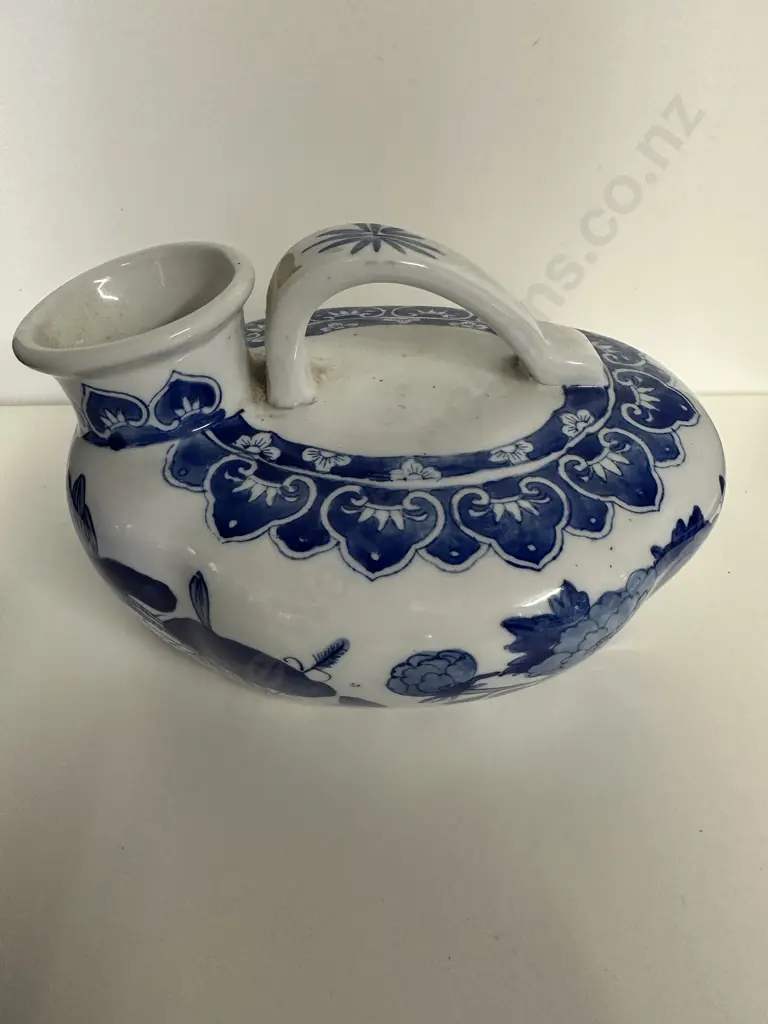Blue & White Chamber Pot Image 1++