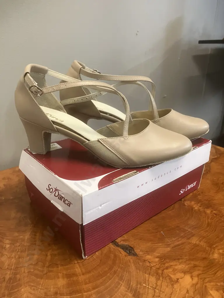 New So Danca X-Strap Character & Ballroom Practice Shoes Tan - CH70. Size W10L Image 1++