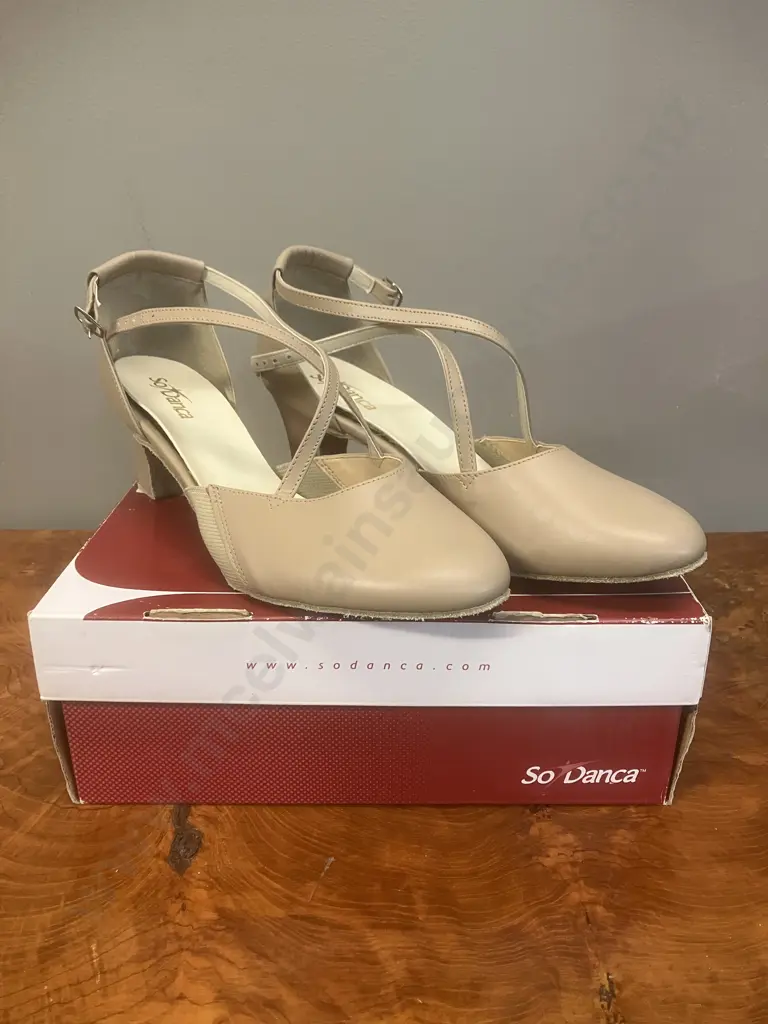 New So Danca X-Strap Character & Ballroom Practice Shoes Tan - CH70. Size W10L Image 1++