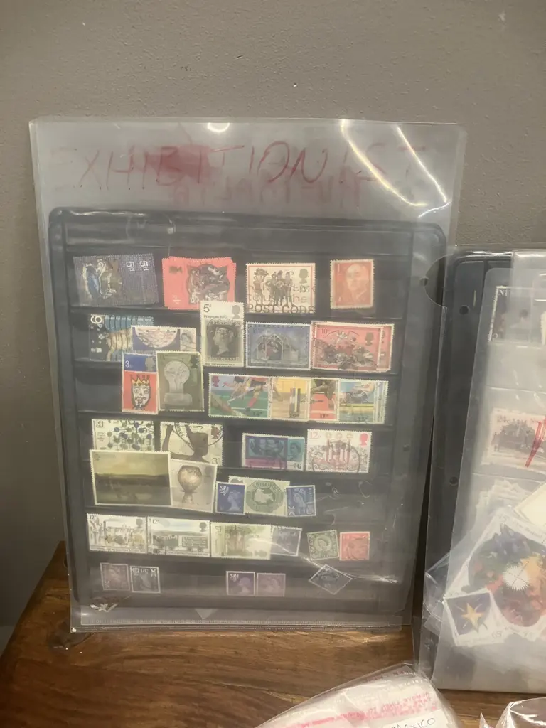 Stamp Albums & Stamps Image 1++