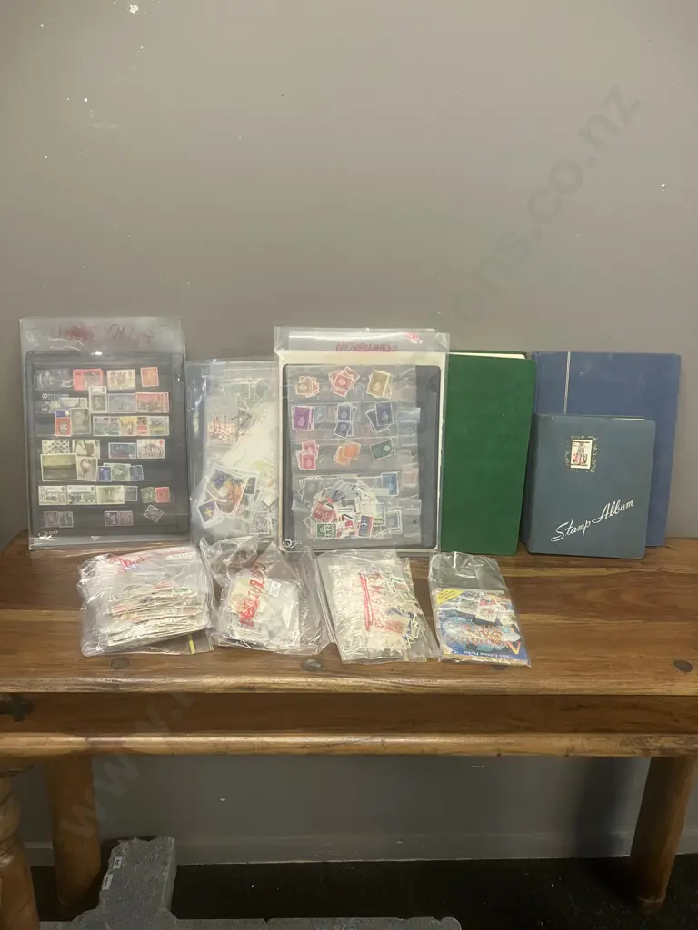 Stamp Albums & Stamps Image 1++