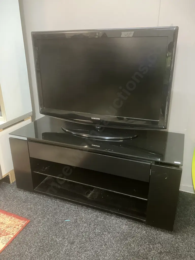 Samsung LA40R81B 40" TV With R/C, DishTV Freeview Box, Black Glass Top TV Unit, 1 Drawer, Glass Shelf. H50 W120 D46cm Image 1++