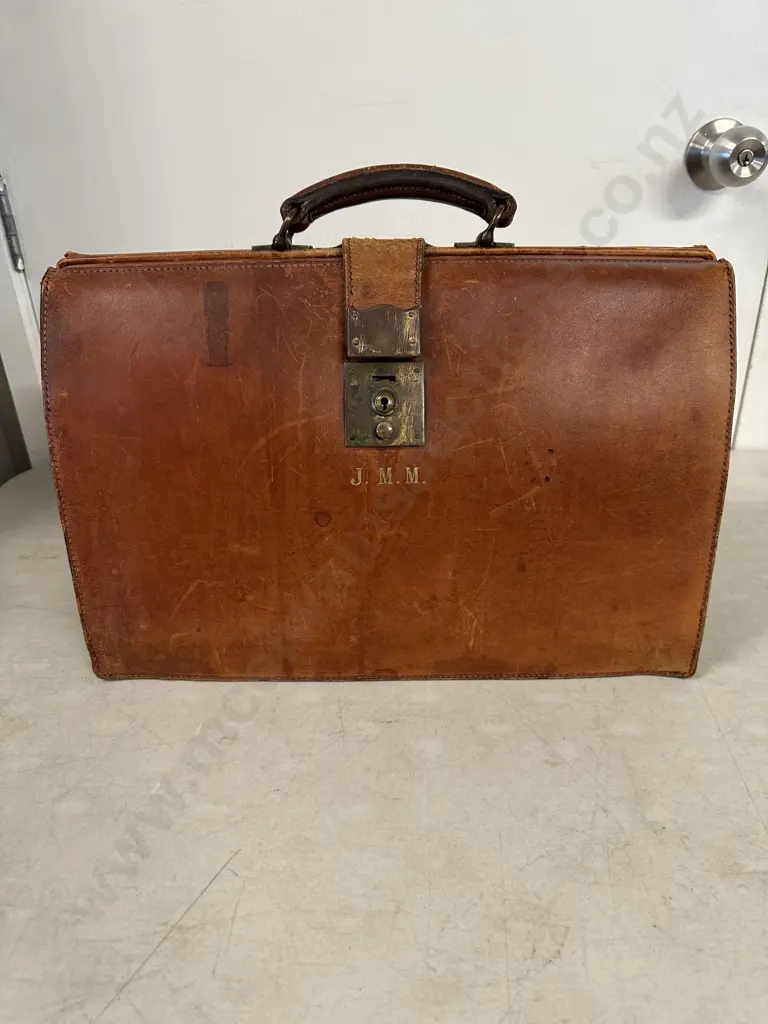 Vintage Brown Leather Doctors Bag/Briefcase With Monogrammed Initials J.M.M Image 1++