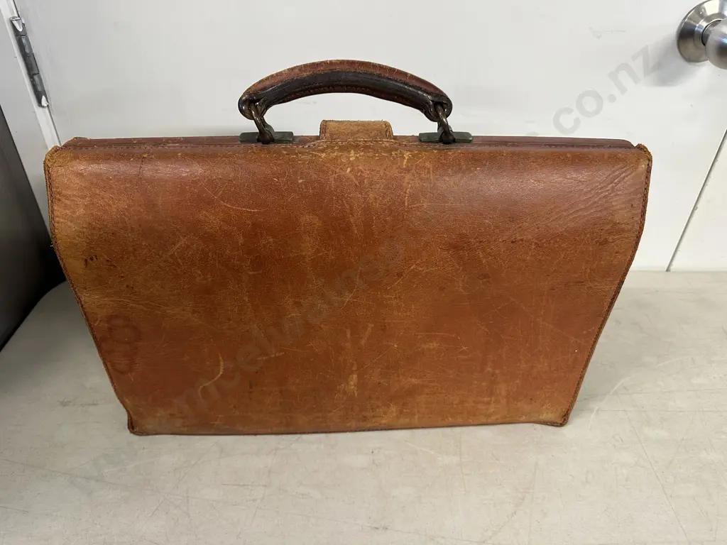 Vintage Brown Leather Doctors Bag/Briefcase With Monogrammed Initials J.M.M Image 1++