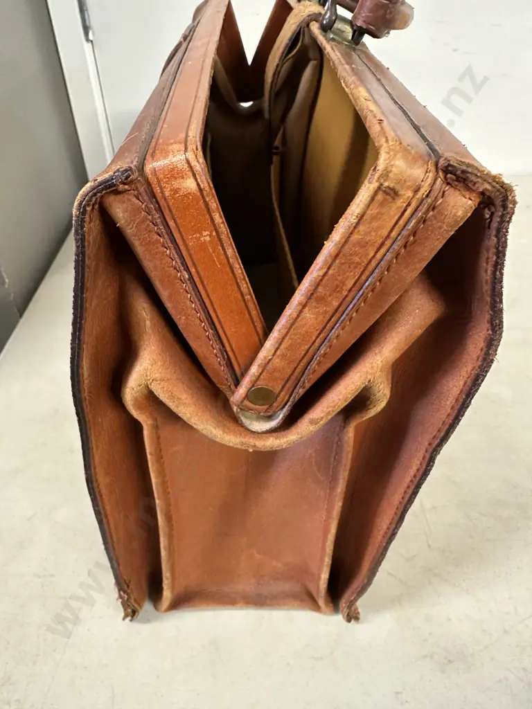 Vintage Brown Leather Doctors Bag/Briefcase With Monogrammed Initials J.M.M Image 1++