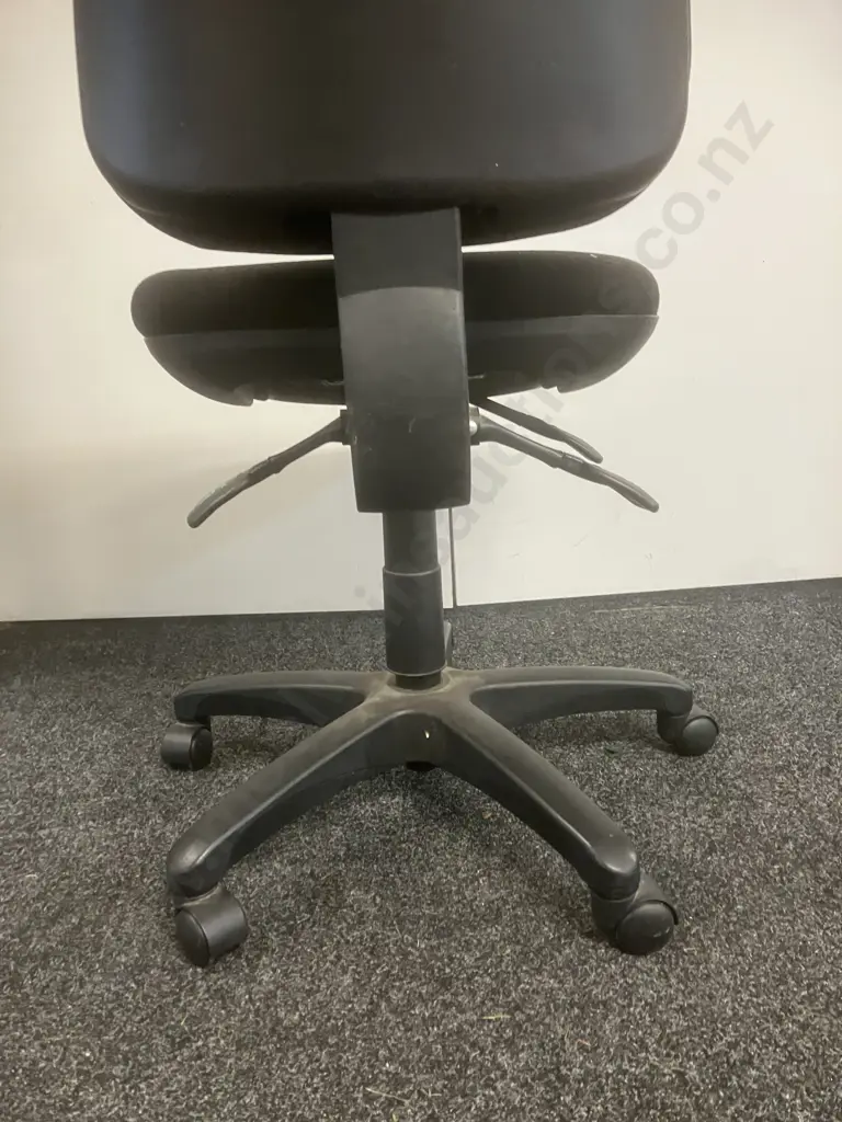 EOS (Eden Office Seating) Black 3 Lever Gaslift Desk Chair Image 1++