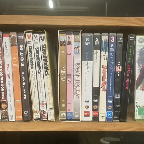 Box lot 21 x DVD's & Xbox 360 Fifa10