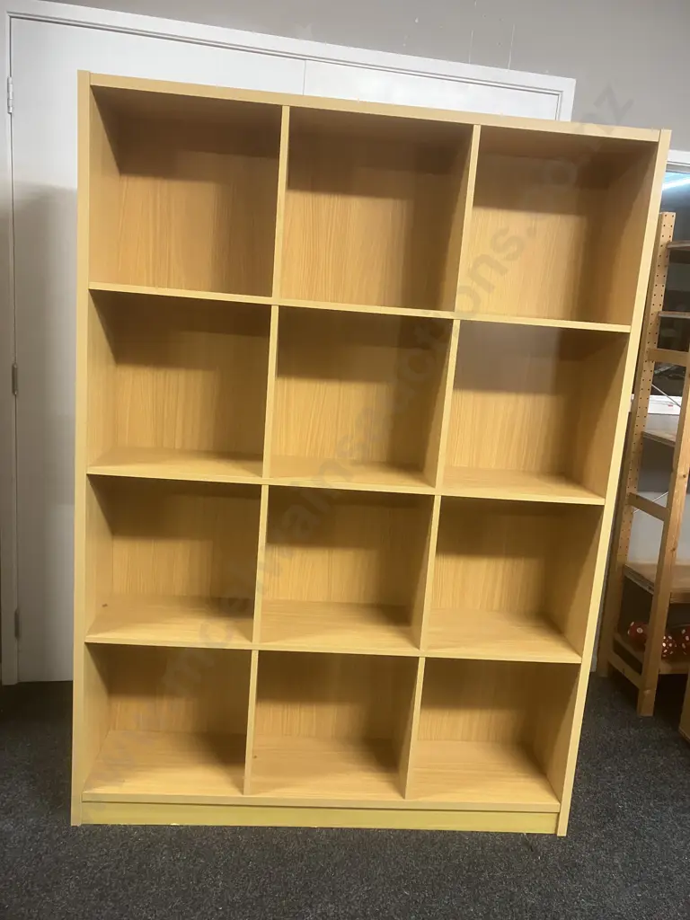 12 Cube Shelf Unit. H172.5 W125 D29cm Image 1++
