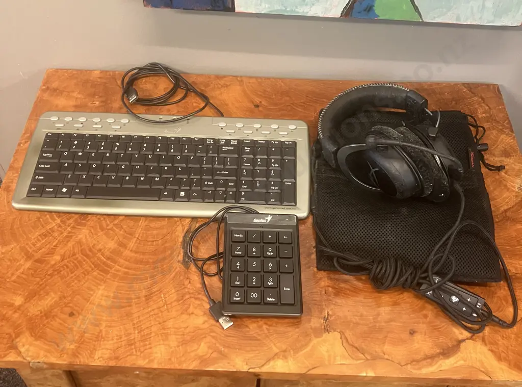 HyperX Gaming Headphones, Genius KU-0368 Keyboard & Genius Wired Numpad 110 Image 1++