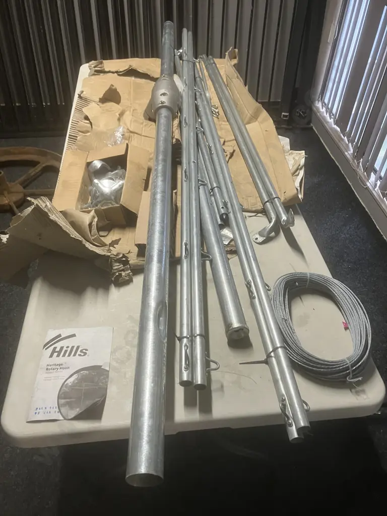 New Hills Heritage Rotary Hoist Galvanised Clothesline (Needs Assembly) Image 1++