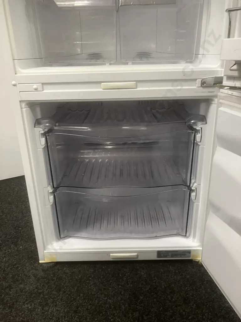 Fisher & Paykel 373 Litre Fridge-Freezer Model E372B, #EIF110651 Image 1++