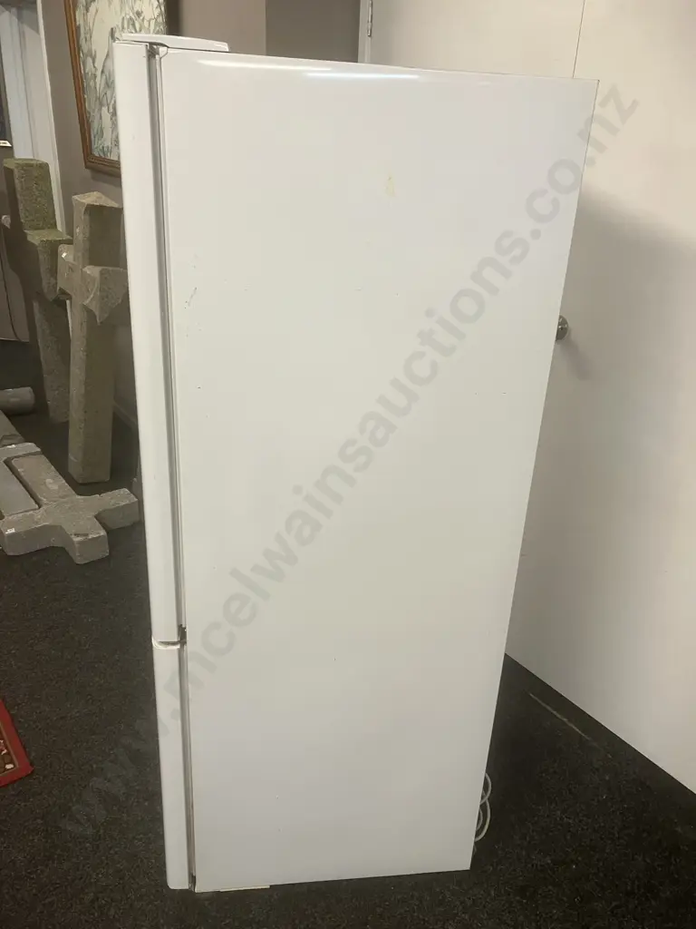 Fisher & Paykel 373 Litre Fridge-Freezer Model E372B, #EIF110651 Image 1++
