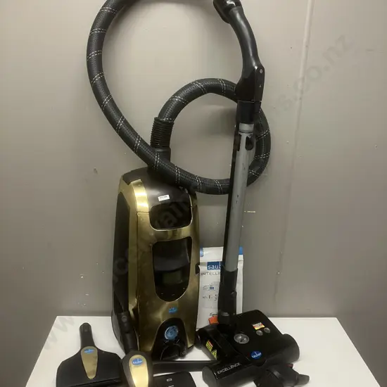 Sauber Excellence SE-400 Vacuum Cleaner With Accessories