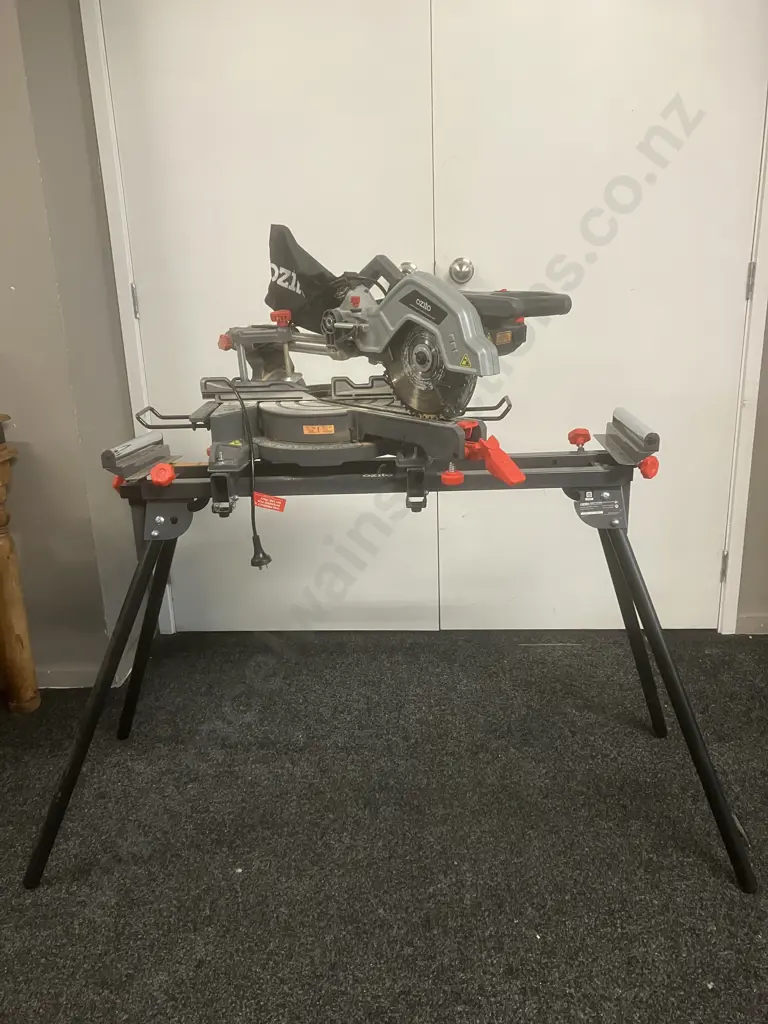 Ozito 1600W Sliding Compound Mitre Saw With Stand SCMS-1621MS Image 1++