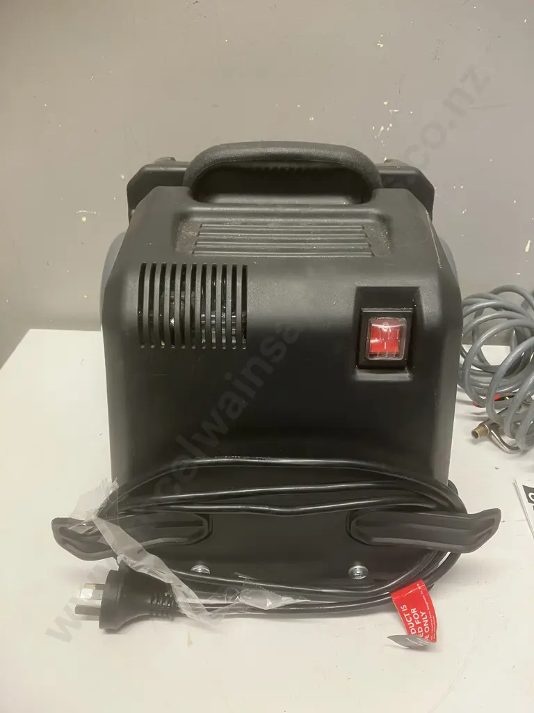 Ozito 6L Air Compressor 1.5Hp With Manual Image 1++