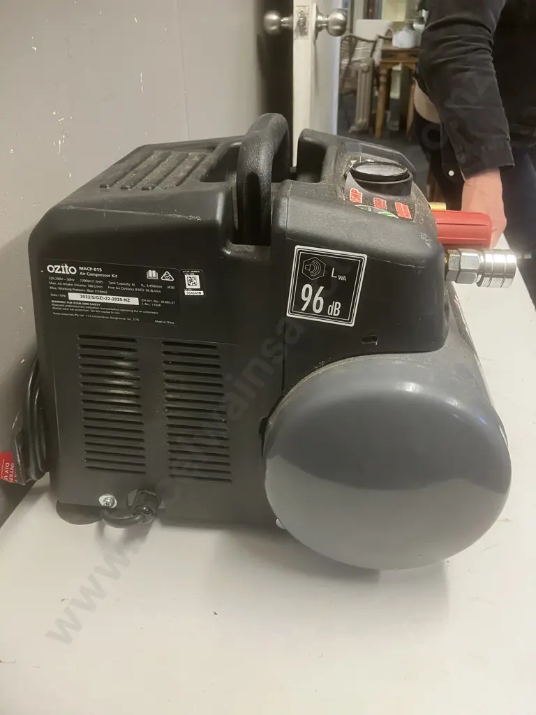 Ozito 6L Air Compressor 1.5Hp With Manual Image 1++