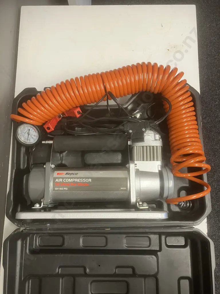 Repco Air Compressor 72 Litres / Minute 12V 150 Psi In Case Image 1++